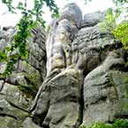 Прогулянка на скелі Довбуша-частина екскурсійної програми Львівського туру