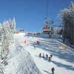 Катание на лыжах в Буковеле в зимнем туре в Карпаты.