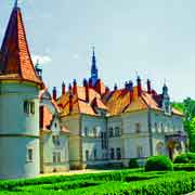 Замок Шенборна - экскурсия на майские праздники в Карпаты