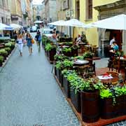 Уличные кафе во Львове на майские праздники