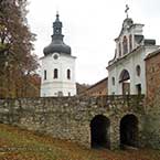 Креховский монастырь, парадный вход. Тур во Львов на новогодние праздники