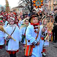 Парад звезд в туре на Рождество во Львове 2023